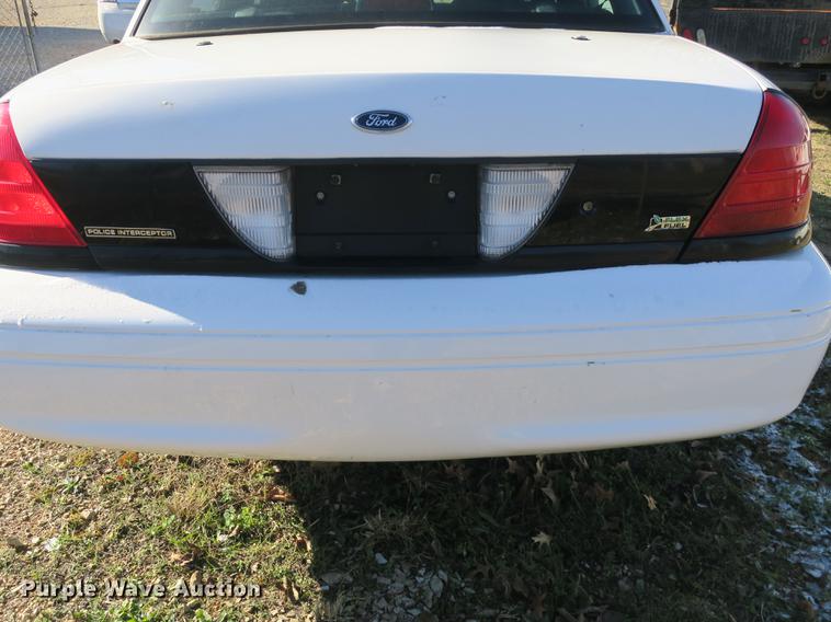 image for item DB8943 2011 Ford Crown Victoria Police Interceptor
