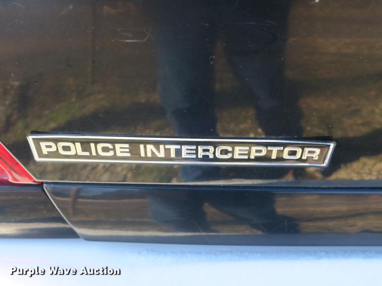 image for item DB8943 2011 Ford Crown Victoria Police Interceptor