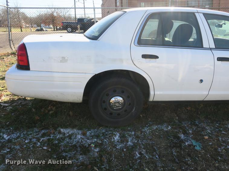 image for item DB8943 2011 Ford Crown Victoria Police Interceptor