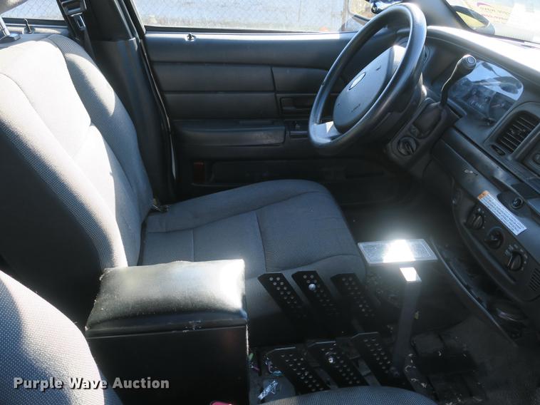 image for item DB8943 2011 Ford Crown Victoria Police Interceptor