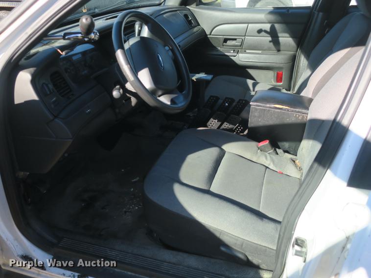 image for item DB8943 2011 Ford Crown Victoria Police Interceptor
