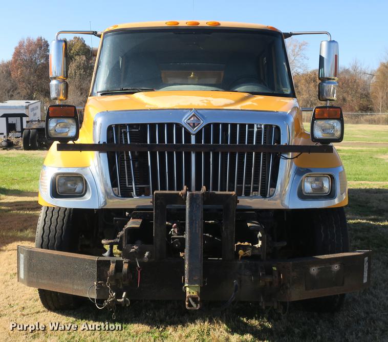 image for item DB8950 2005 International 7400 dump truck