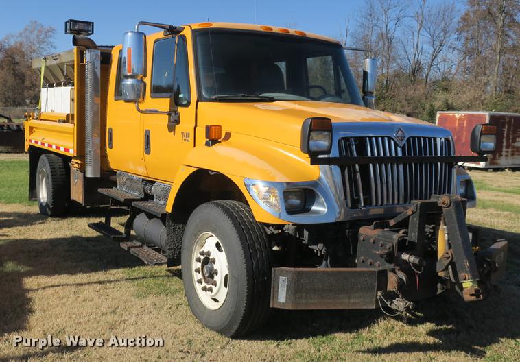 image for item DB8950 2005 International 7400 dump truck