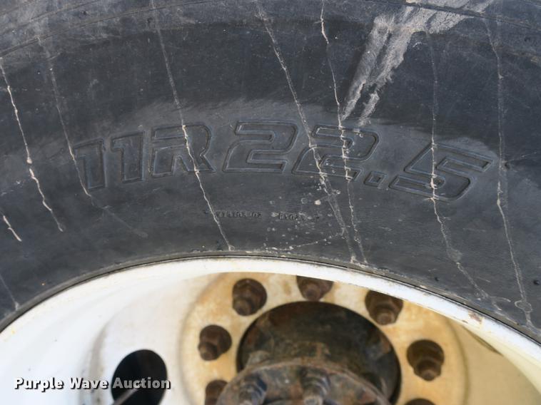 image for item DB8950 2005 International 7400 dump truck