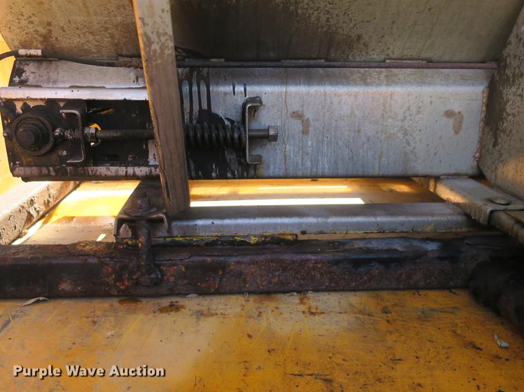 image for item DB8950 2005 International 7400 dump truck