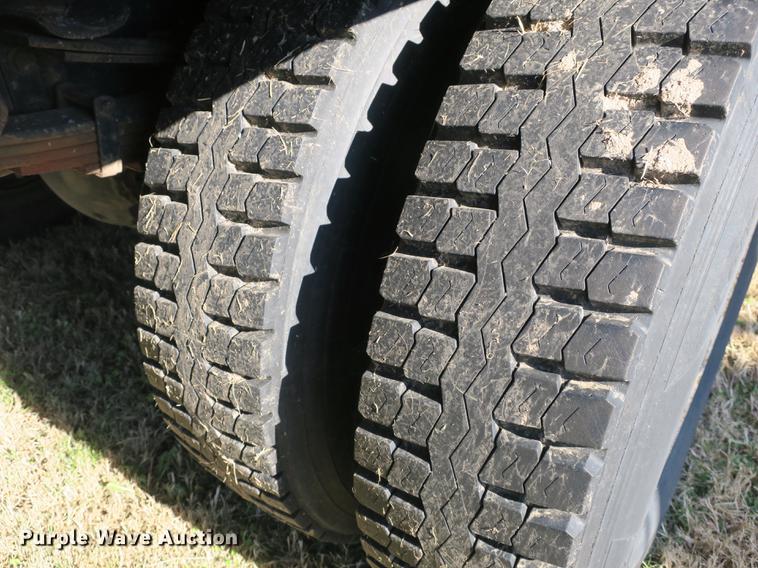 image for item DB8950 2005 International 7400 dump truck