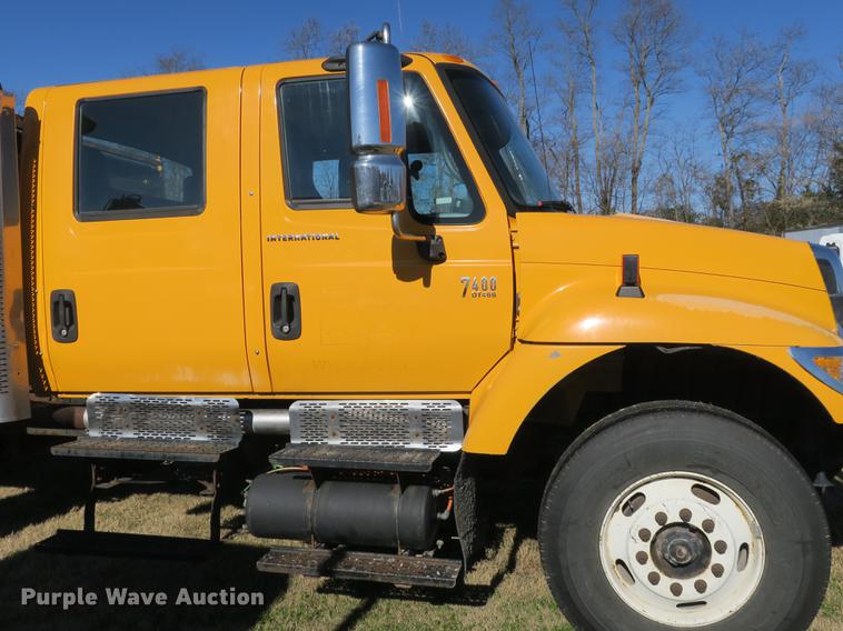 image for item DB8950 2005 International 7400 dump truck