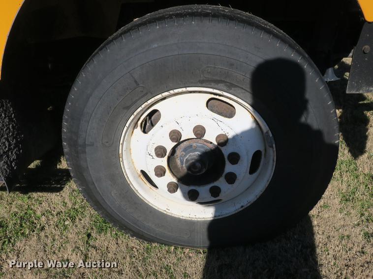 image for item DB8950 2005 International 7400 dump truck