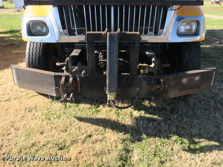 image for item DB8950 2005 International 7400 dump truck