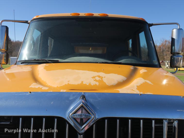 image for item DB8950 2005 International 7400 dump truck