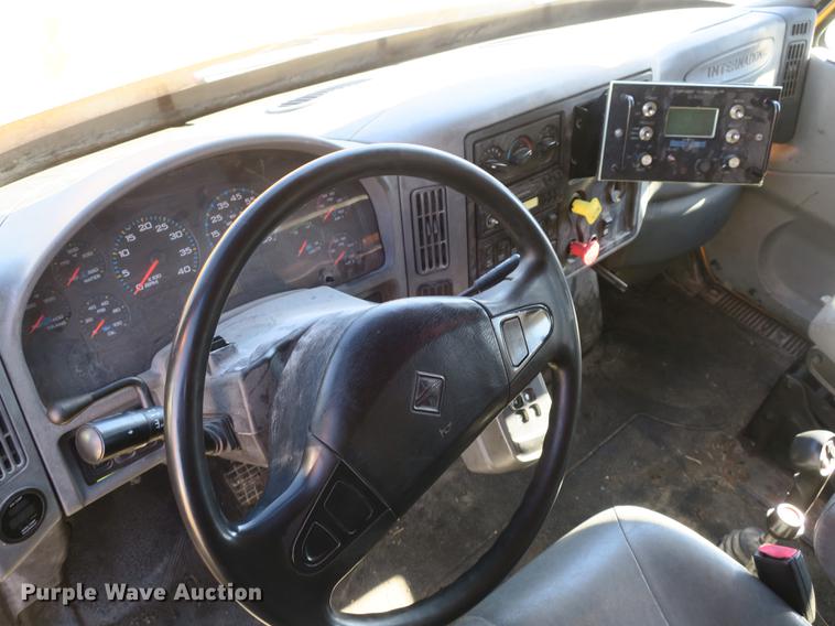 image for item DB8950 2005 International 7400 dump truck