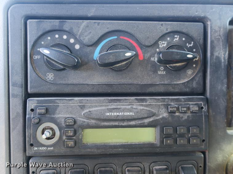 image for item DB8950 2005 International 7400 dump truck