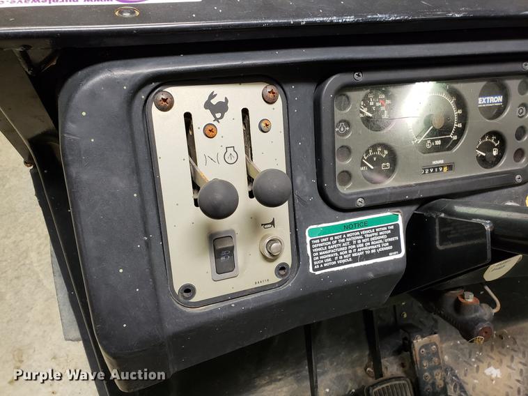 image for item DB9442 2000 Cushman S660 Turf Truckster utility vehicle