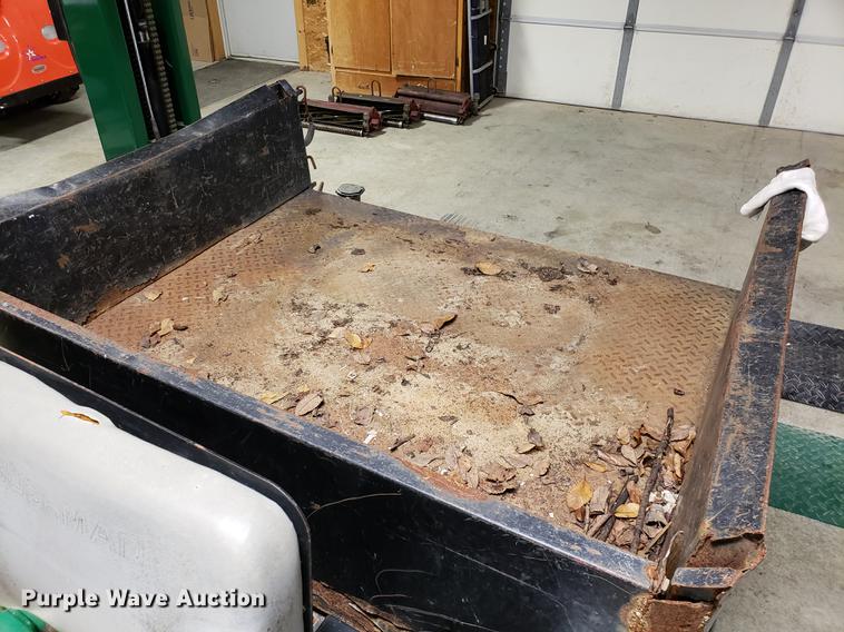 image for item DB9442 2000 Cushman S660 Turf Truckster utility vehicle