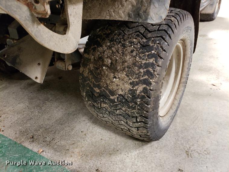 image for item DB9442 2000 Cushman S660 Turf Truckster utility vehicle