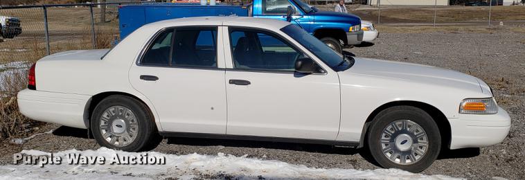 image for item DB9446 2004 Ford Crown Victoria Police Interceptor