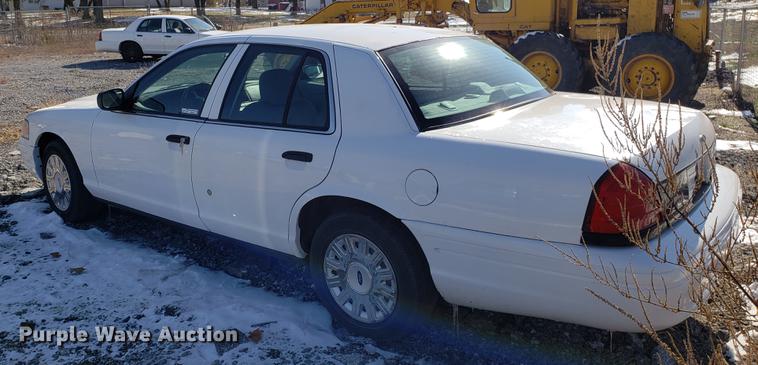 image for item DB9446 2004 Ford Crown Victoria Police Interceptor