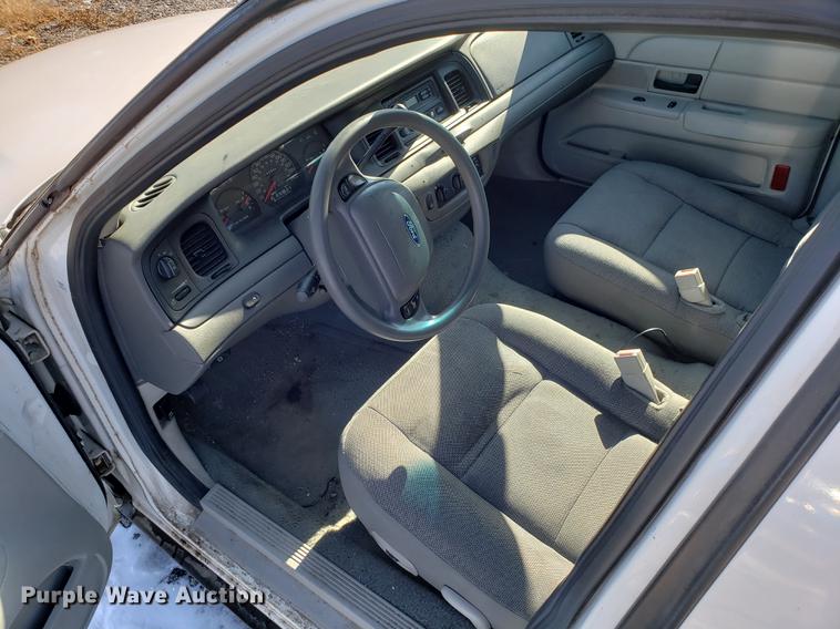 image for item DB9446 2004 Ford Crown Victoria Police Interceptor