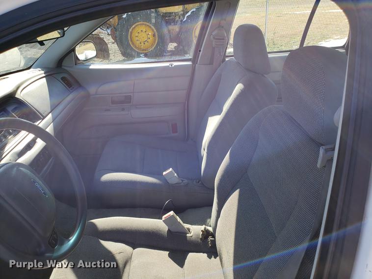 image for item DB9446 2004 Ford Crown Victoria Police Interceptor