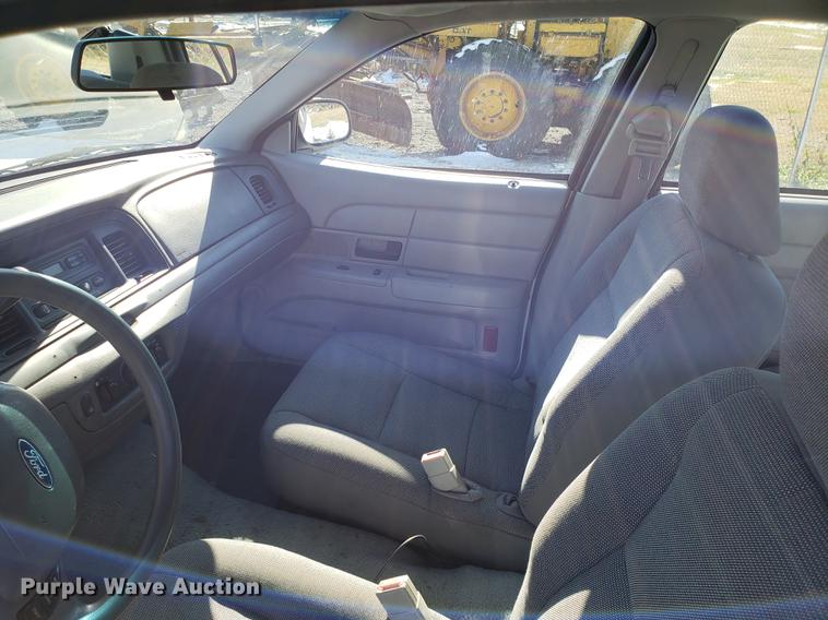 image for item DB9446 2004 Ford Crown Victoria Police Interceptor