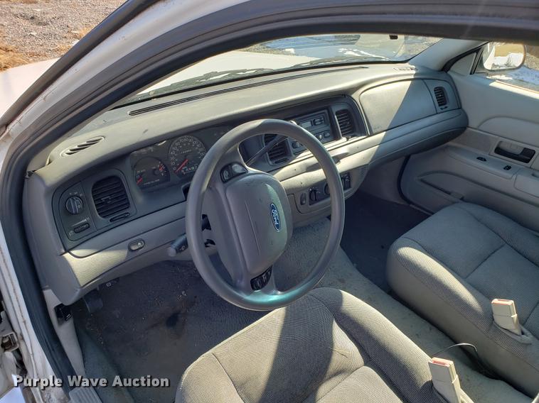image for item DB9446 2004 Ford Crown Victoria Police Interceptor