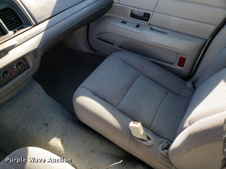 image for item DB9446 2004 Ford Crown Victoria Police Interceptor