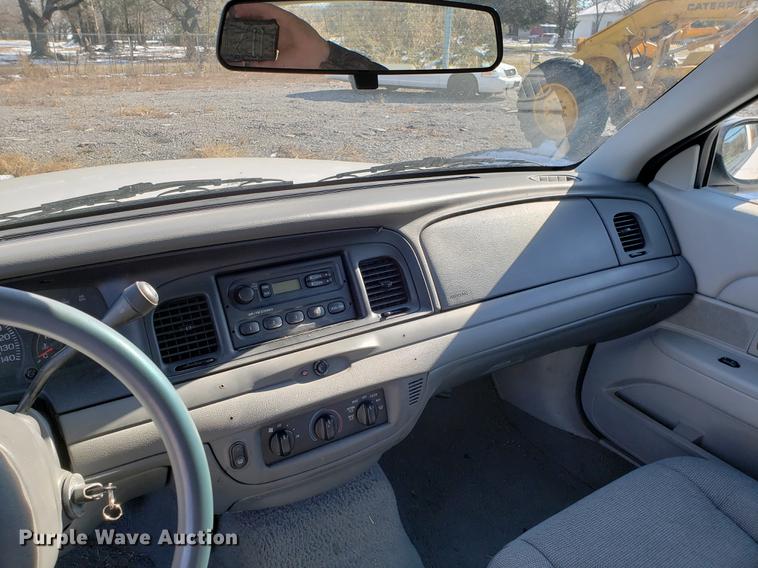 image for item DB9446 2004 Ford Crown Victoria Police Interceptor