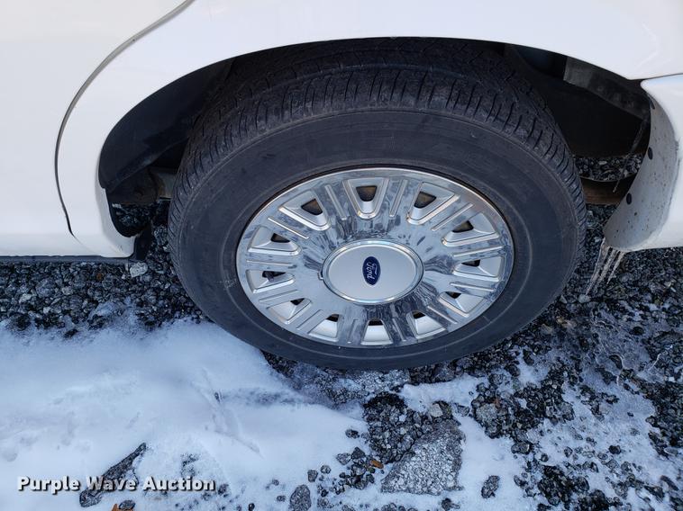 image for item DB9446 2004 Ford Crown Victoria Police Interceptor