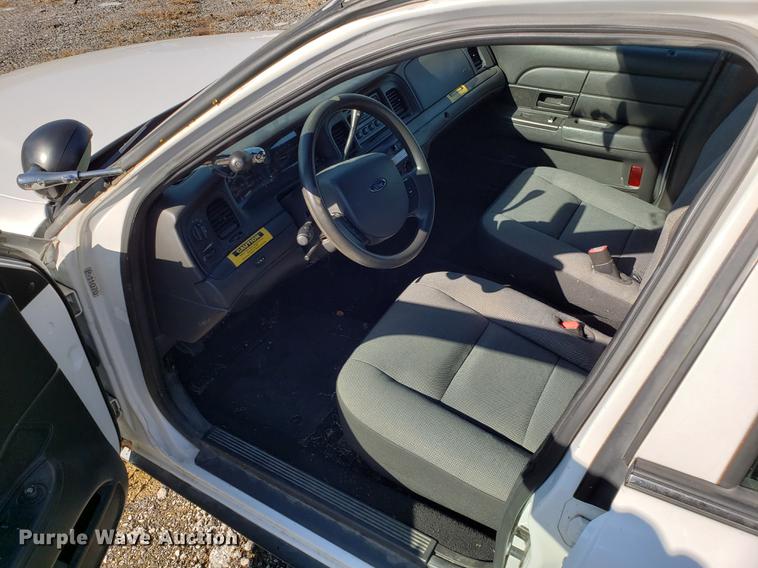 image for item DB9447 2011 Ford Crown Victoria Police Interceptor