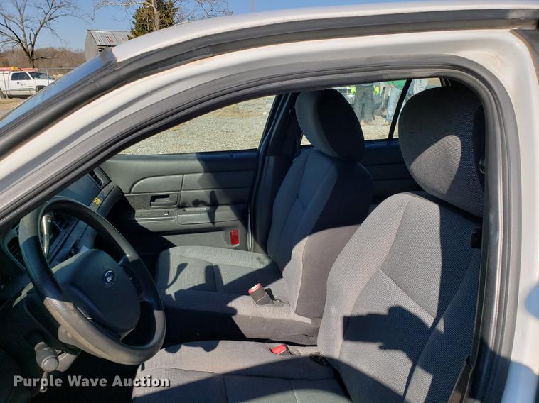 image for item DB9447 2011 Ford Crown Victoria Police Interceptor