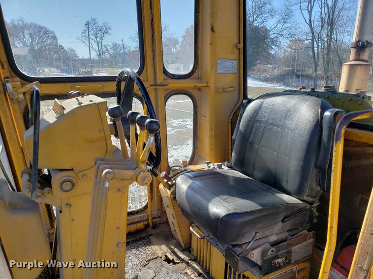 image for item DB9448 Caterpillar 120G rigid frame motor grader