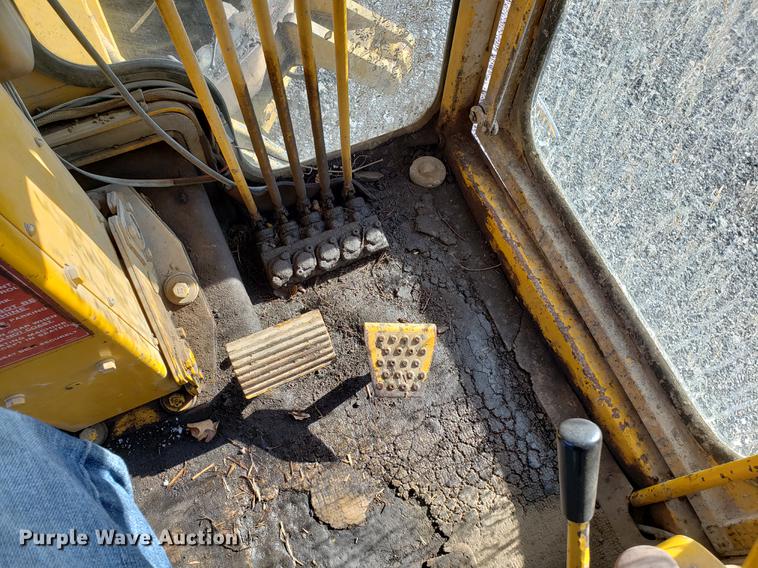 image for item DB9448 Caterpillar 120G rigid frame motor grader