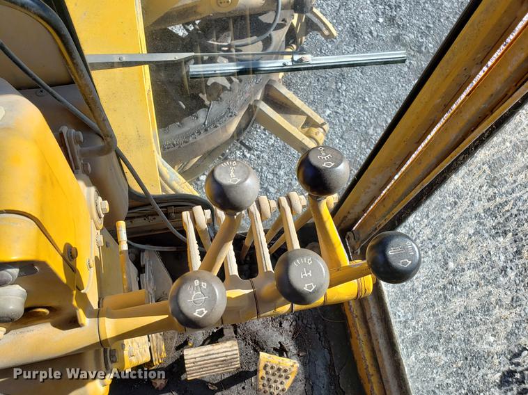 image for item DB9448 Caterpillar 120G rigid frame motor grader