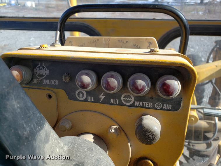 image for item DB9448 Caterpillar 120G rigid frame motor grader