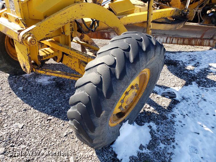 image for item DB9448 Caterpillar 120G rigid frame motor grader
