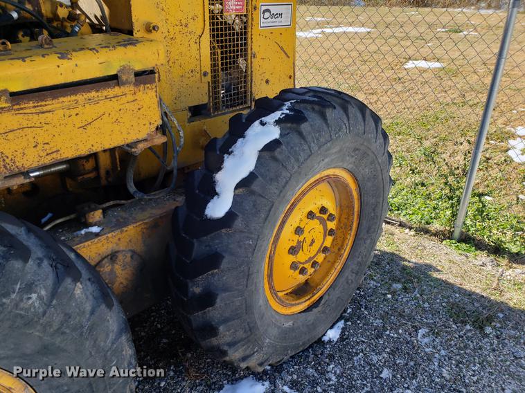 image for item DB9448 Caterpillar 120G rigid frame motor grader