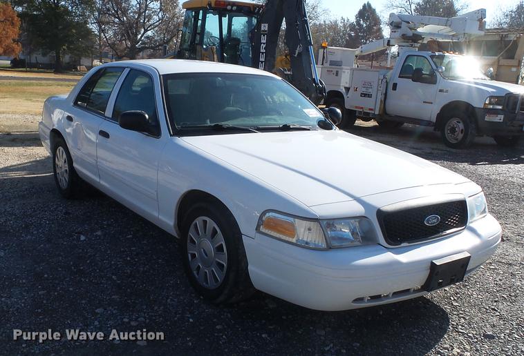 image for item DD2411 2010 Ford Crown Victoria Police Interceptor