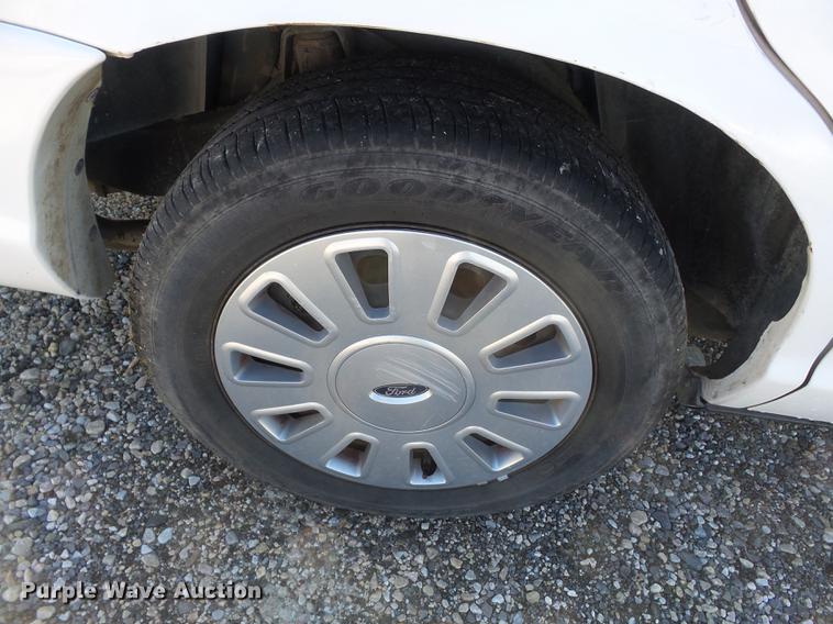 image for item DD2411 2010 Ford Crown Victoria Police Interceptor