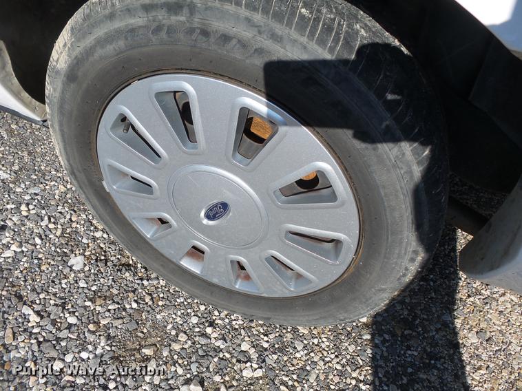 image for item DD2411 2010 Ford Crown Victoria Police Interceptor