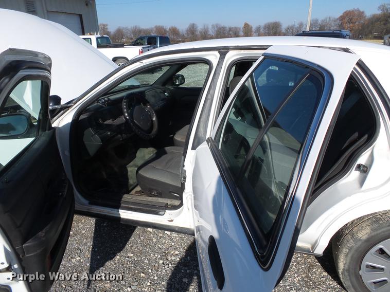 image for item DD2411 2010 Ford Crown Victoria Police Interceptor
