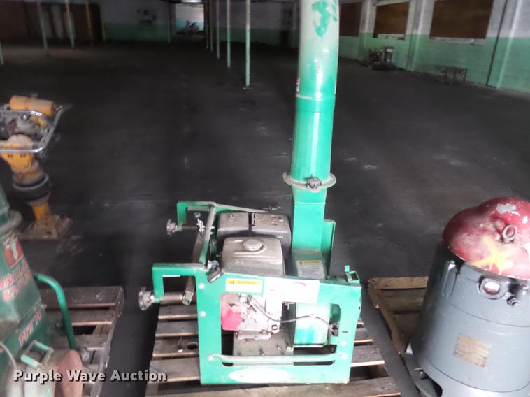 image for item DD2424 Billy Goat TR1304H blower