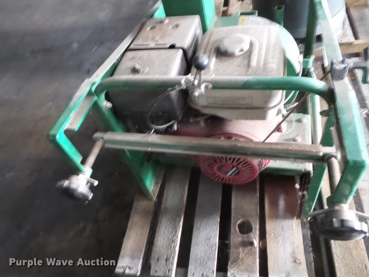 image for item DD2424 Billy Goat TR1304H blower