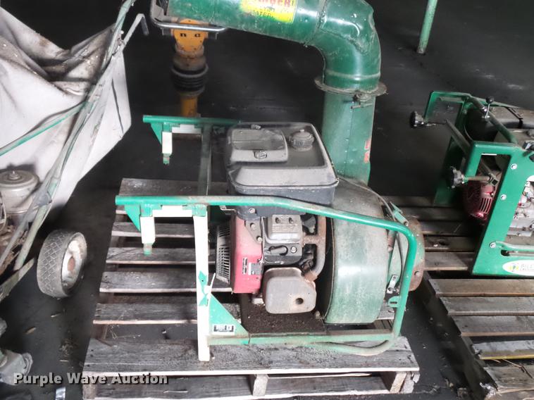 image for item DD2425 Billy Goat TR4000 blower