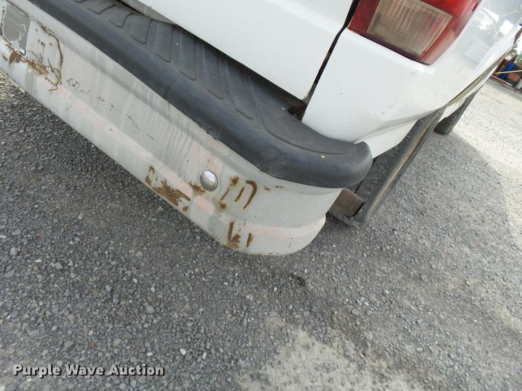 image for item DD2487 1994 Ford F150 pickup truck