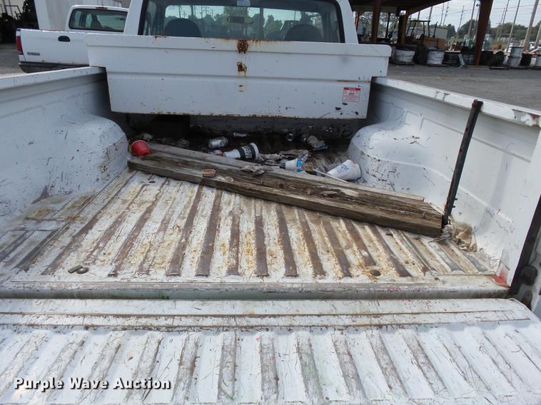 image for item DD2487 1994 Ford F150 pickup truck