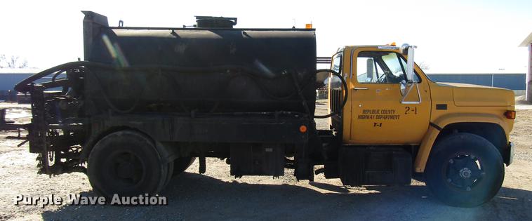 image for item DD3828 1989 Chevrolet C60 oil distribution truck