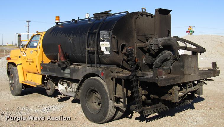 image for item DD3828 1989 Chevrolet C60 oil distribution truck