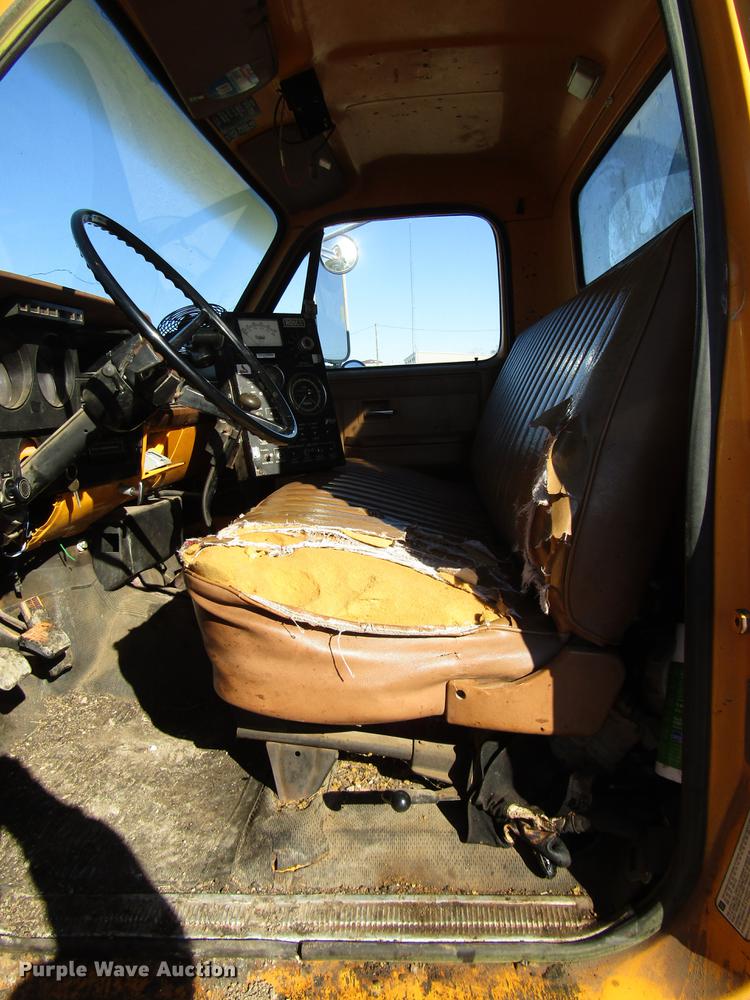 image for item DD3828 1989 Chevrolet C60 oil distribution truck