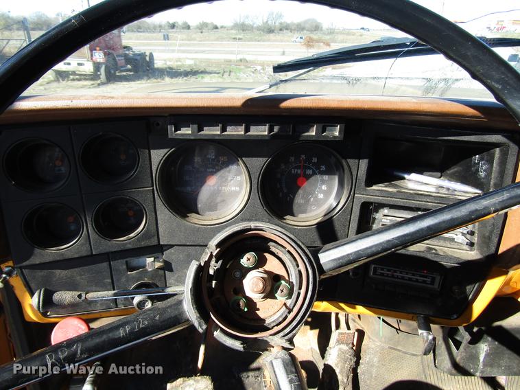 image for item DD3828 1989 Chevrolet C60 oil distribution truck