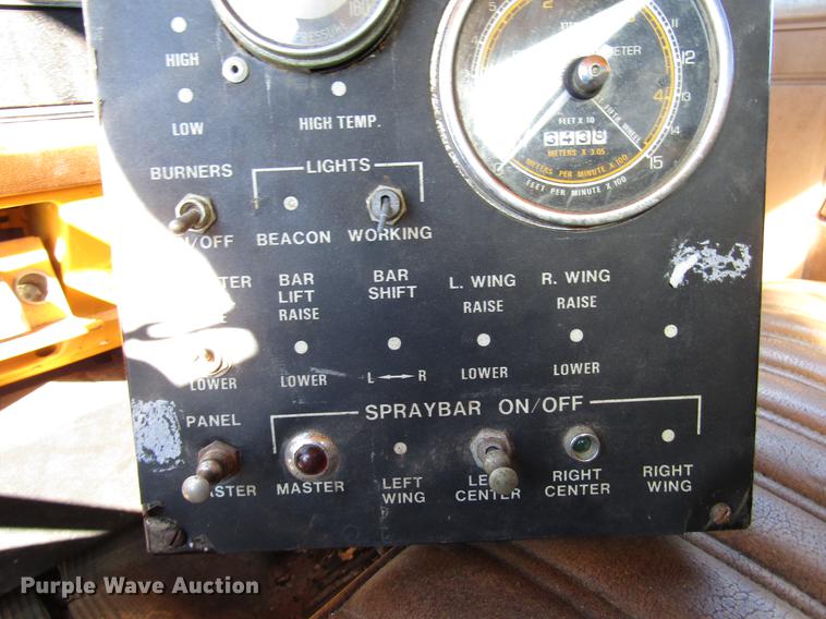 image for item DD3828 1989 Chevrolet C60 oil distribution truck